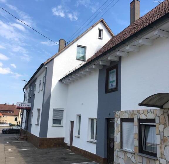 住宿加早餐 My Pension Stuttgart Airport Messe