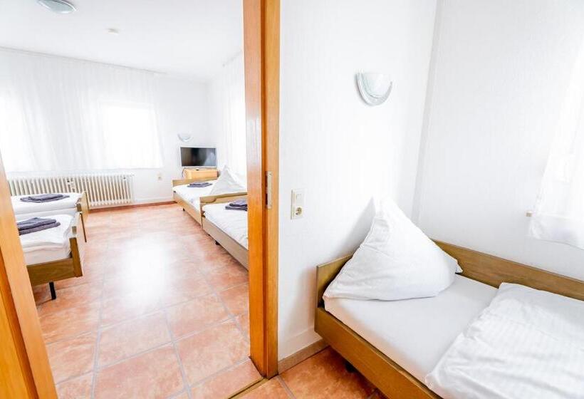 住宿加早餐 My Pension Stuttgart Airport Messe