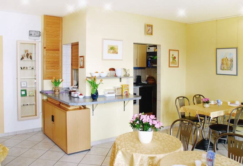 Bed and Breakfast Pension Alter Zausel