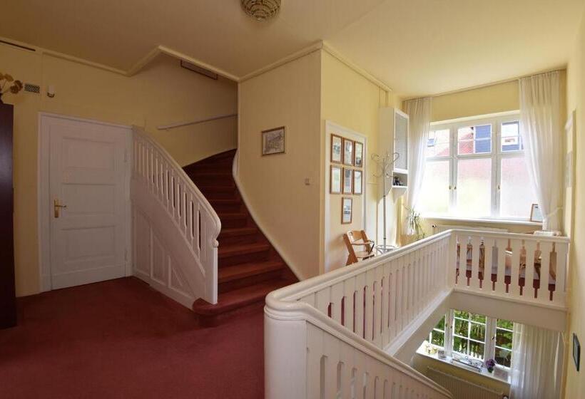 مبيت وإفطار Pension Villa Gisela