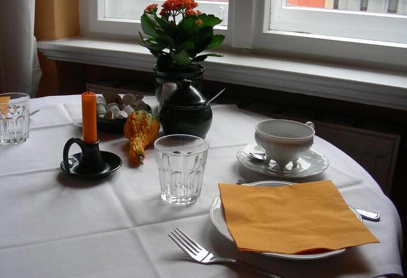 مبيت وإفطار Pension Villa Gisela