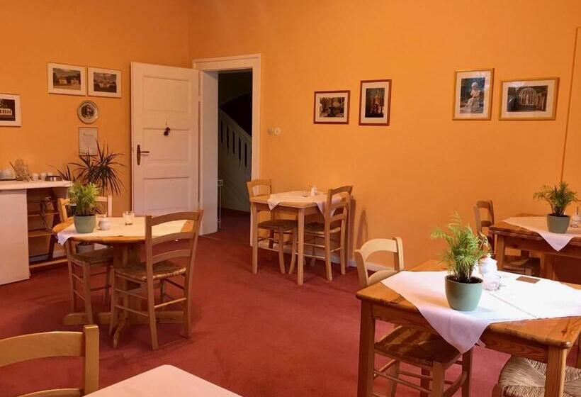 مبيت وإفطار Pension Villa Gisela