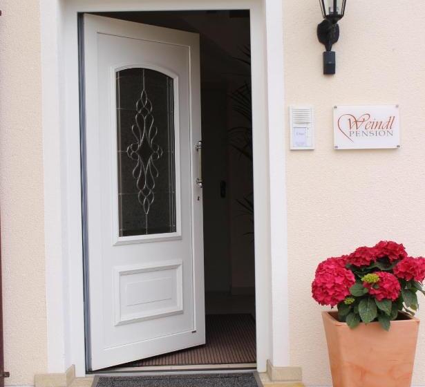 住宿加早餐  Pension Weindl