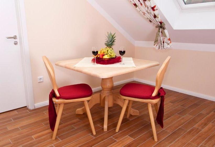 住宿加早餐  Pension Weindl