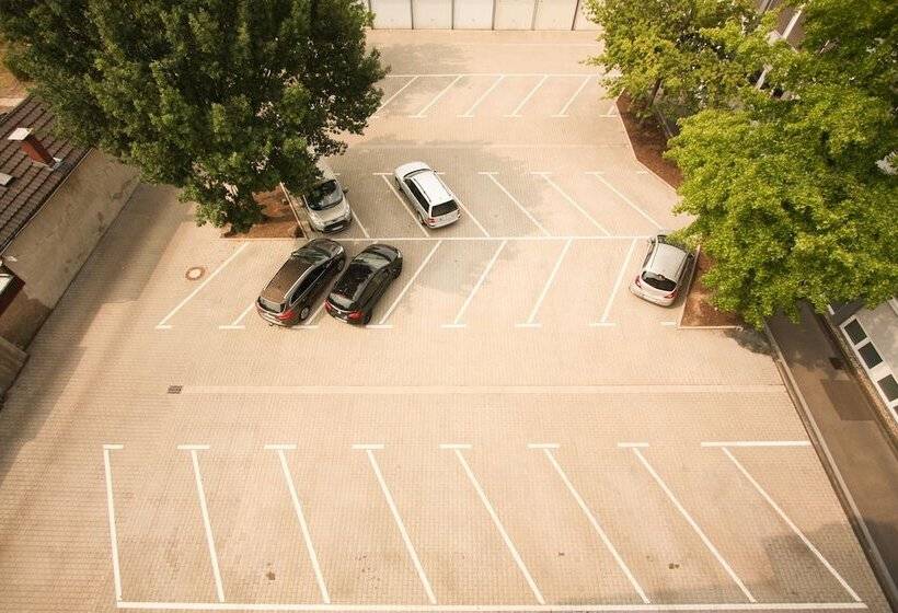 فندق Am Vogelsanger Weg