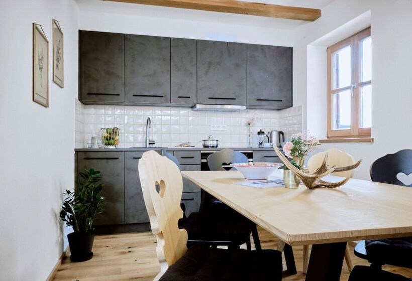 Отель Der Lederer Hof Boutique Apartments