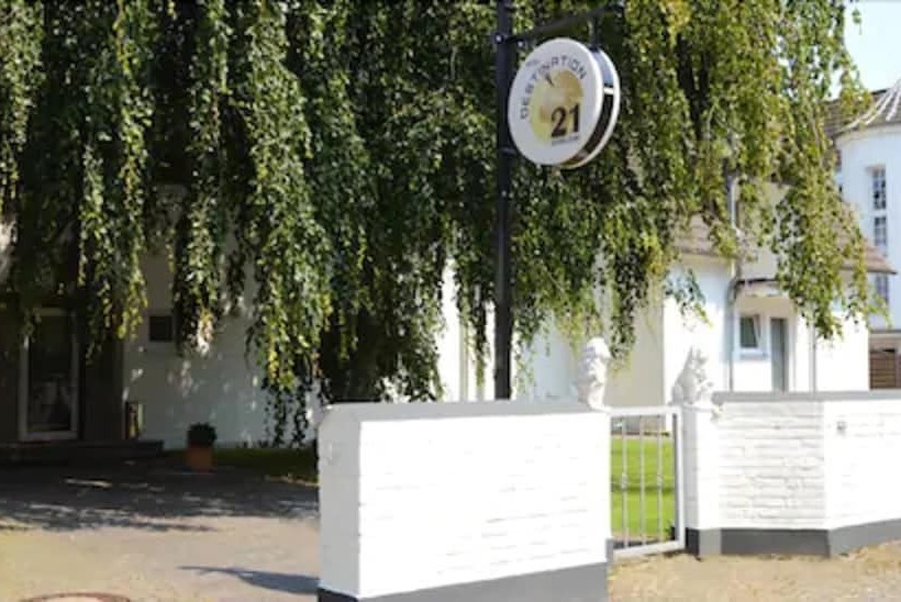 בית מלון כפרי Destination 21