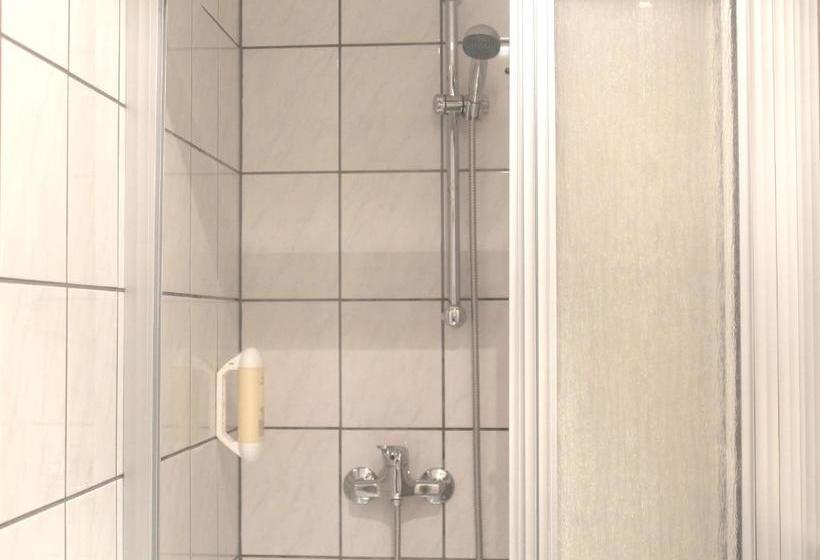 هتل Eden   Am Hofgarten