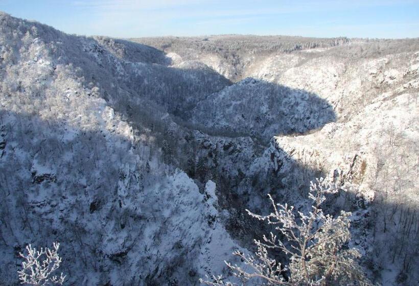 בית מלון כפרי Garni Haus Sonneneck
