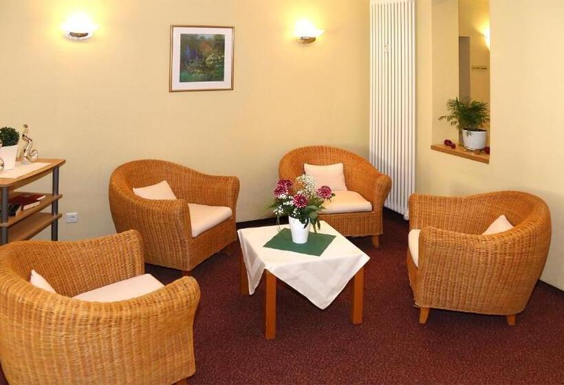 فندق Garni Kluth