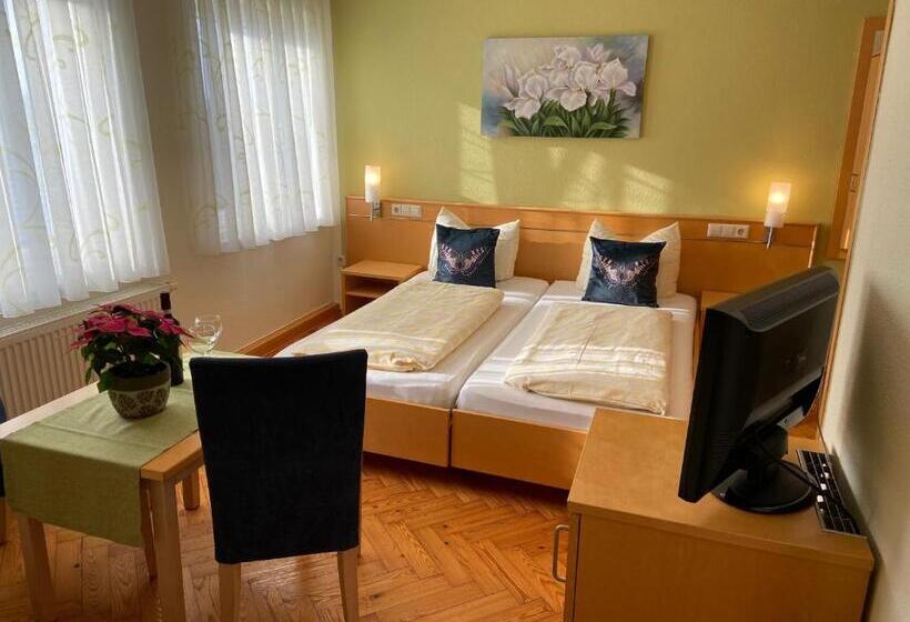 בית מלון כפרי Goldener Löwe