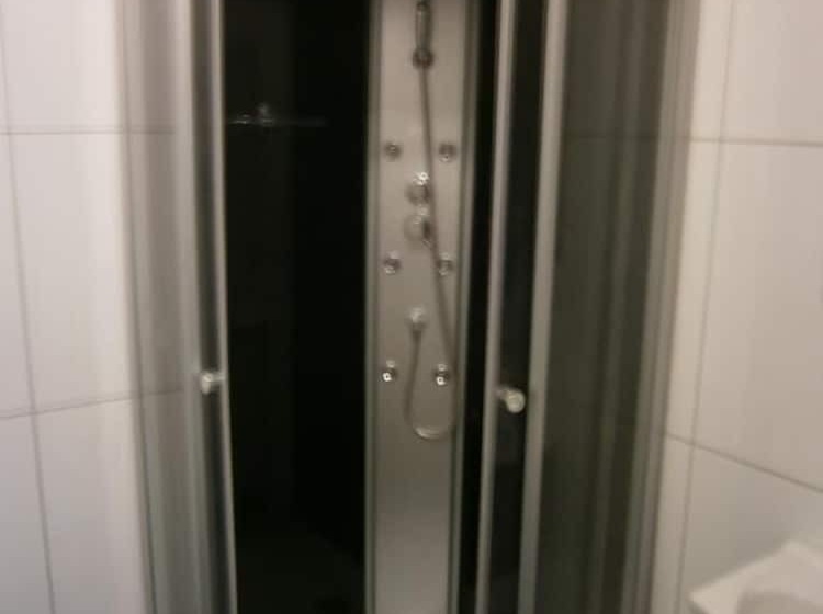 هتل Gz Hostel Königswinter