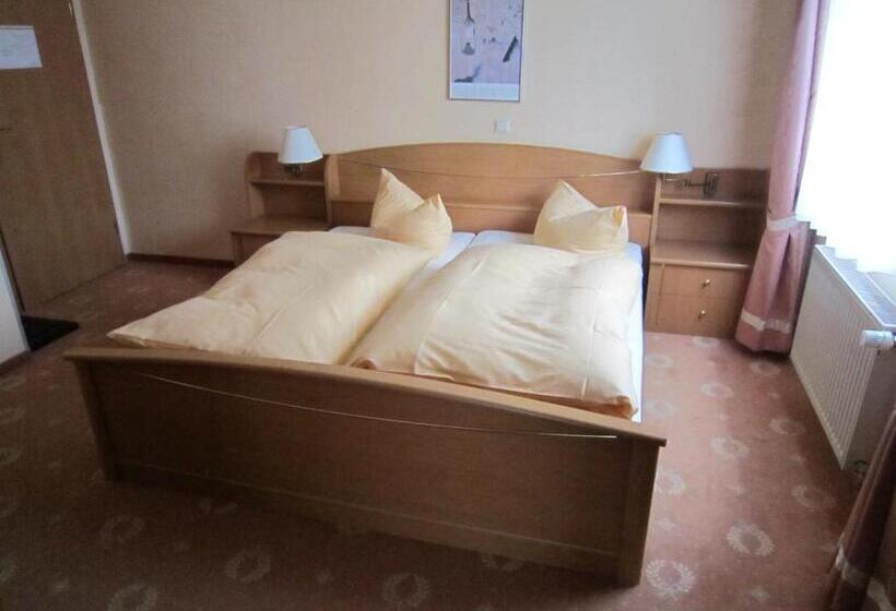 هتل Hahnenkleer Hof