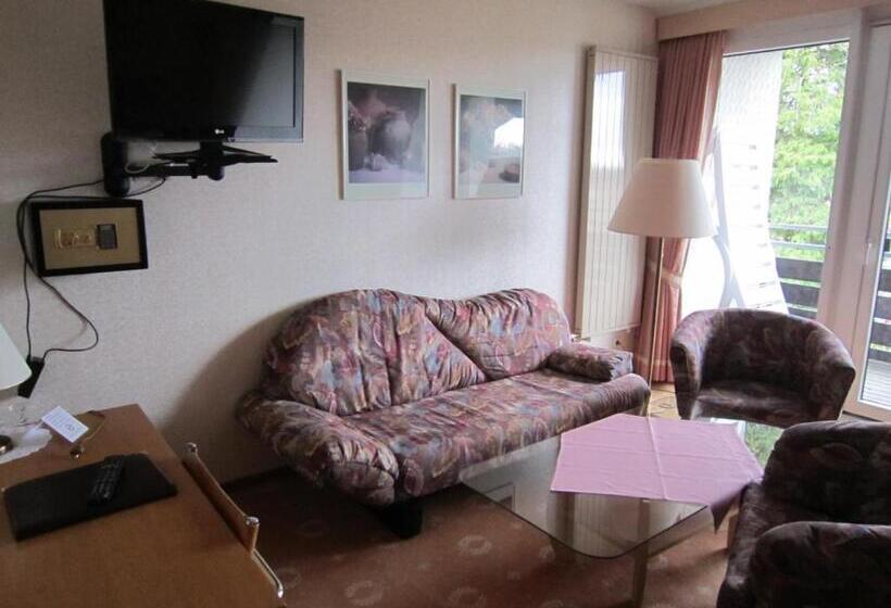 هتل Hahnenkleer Hof