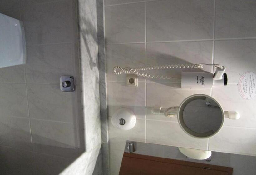 هتل Hahnenkleer Hof