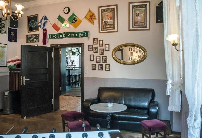 酒店 Hajo´s Germania Lodge & Irish Pub