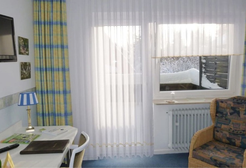 هتل Haus Am Hochwald