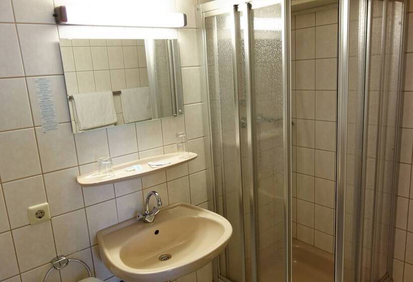 هتل Haus Sonnschein