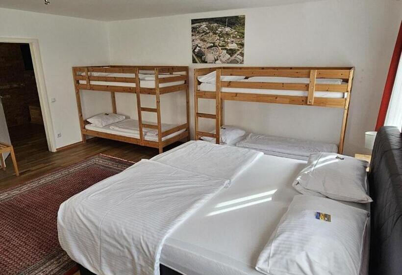 בית מלון כפרי Hirsch Günzburg