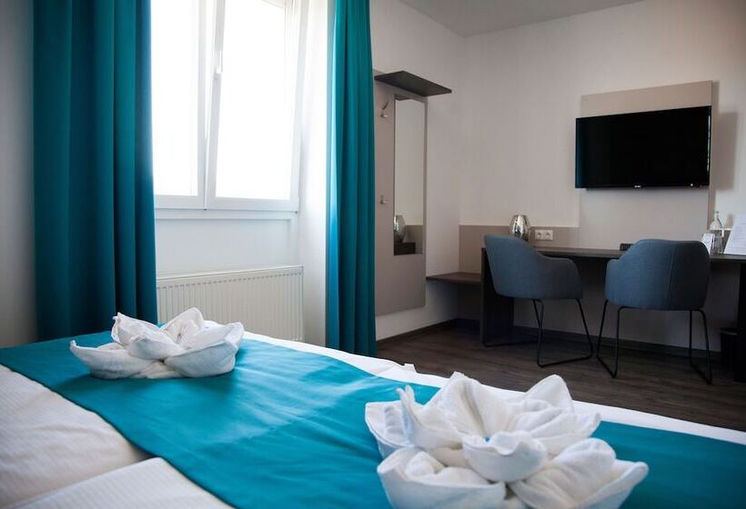 בית מלון כפרי Im Kaiserpark