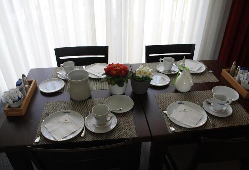 酒店 Mercedes City