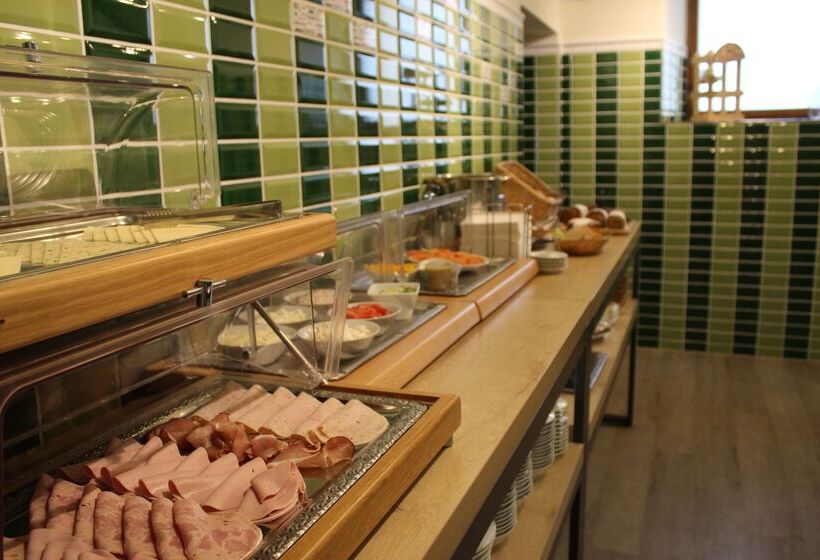 Отель Miriquidi