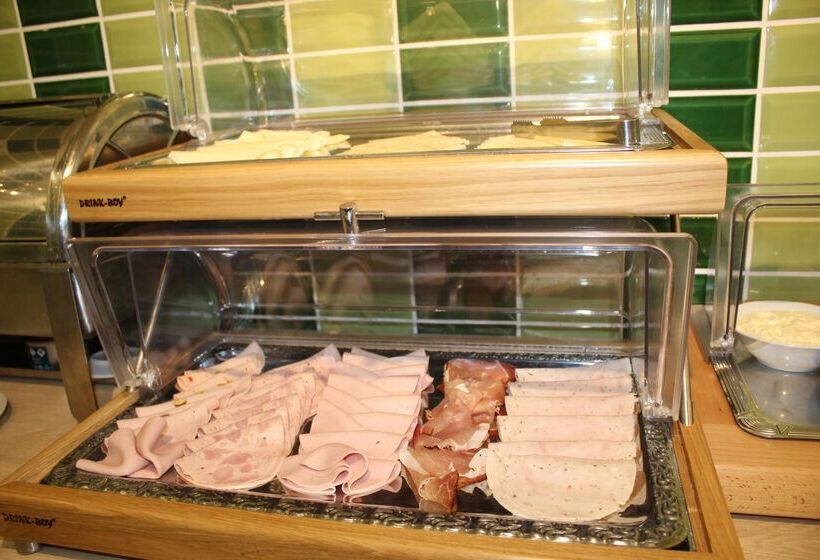 Отель Miriquidi