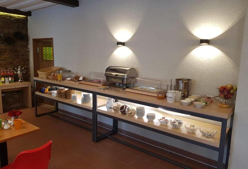 Отель Miriquidi