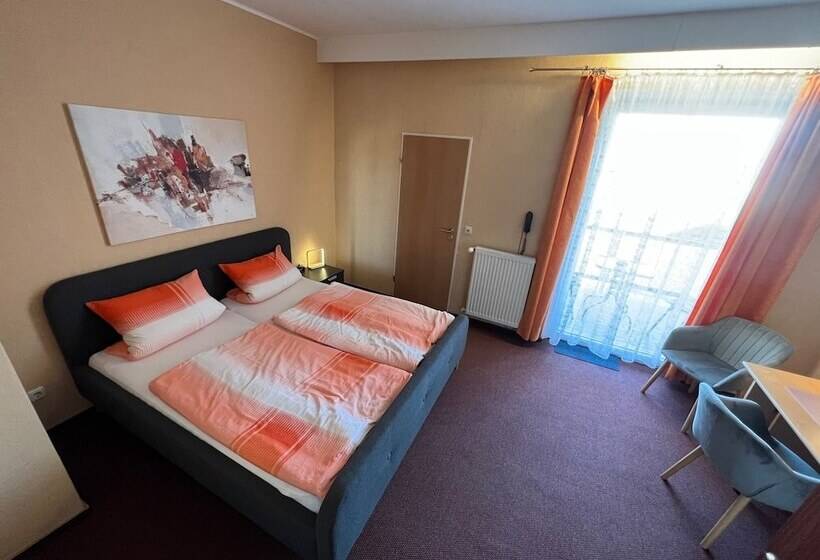 فندق Pension Am Thermalbad