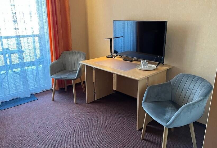 فندق Pension Am Thermalbad