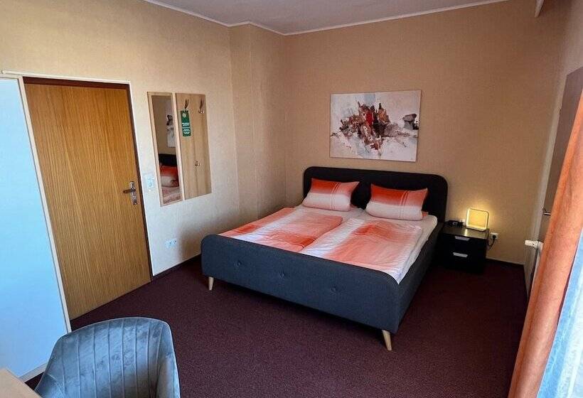 فندق Pension Am Thermalbad