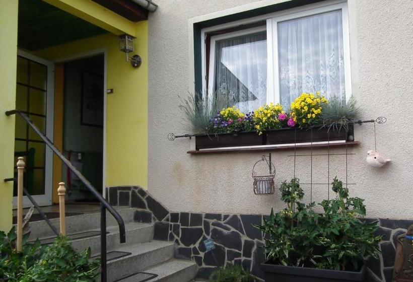 Отель Ferienwohnung Weingart Quedlinburg