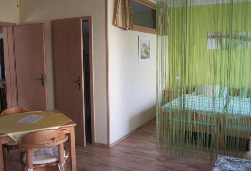 Отель Ferienwohnung Weingart Quedlinburg