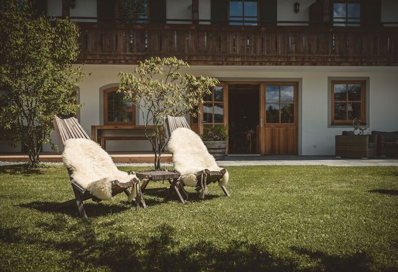 Relais & Châteaux Gut Steinbach Hotel Chalets Spa