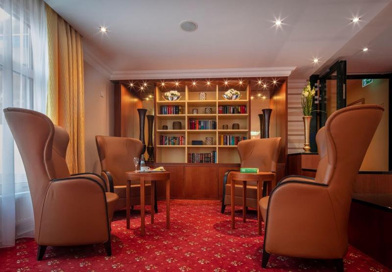 فندق Schweizer Hof Thermal Und Vital Resort