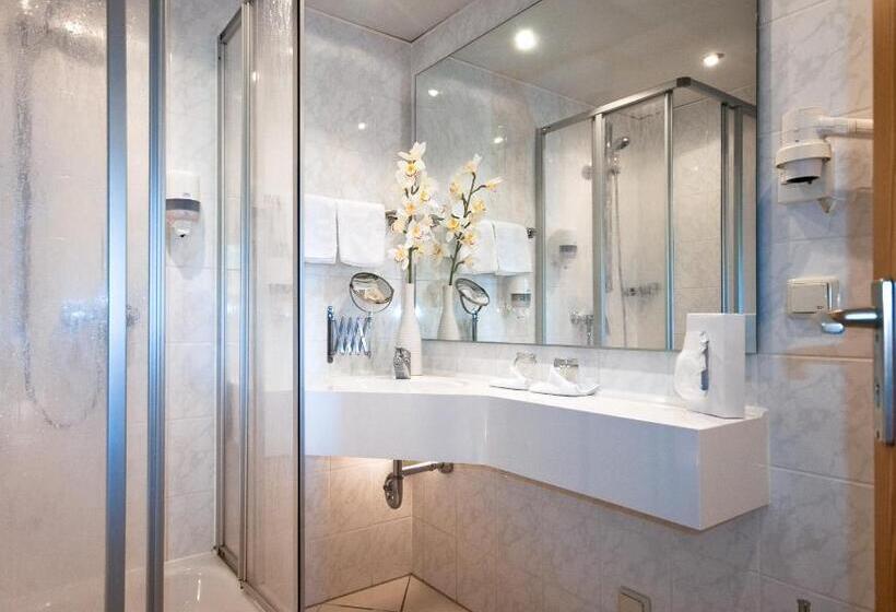 酒店 Tegernseer Hof