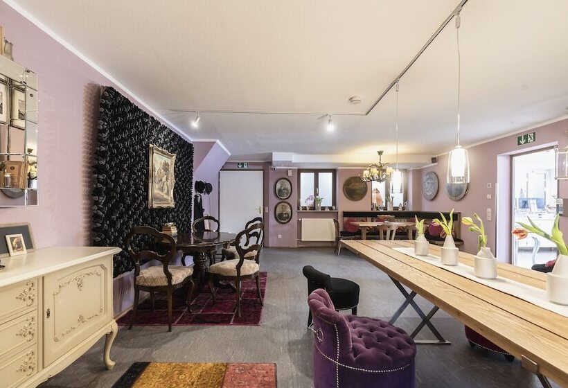 ホテル Villa Fantasia Budget Boutique