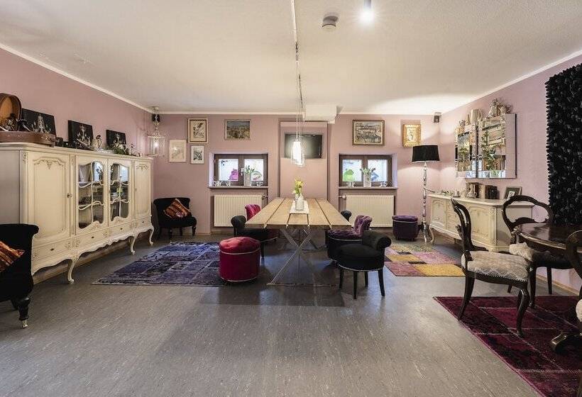 ホテル Villa Fantasia Budget Boutique