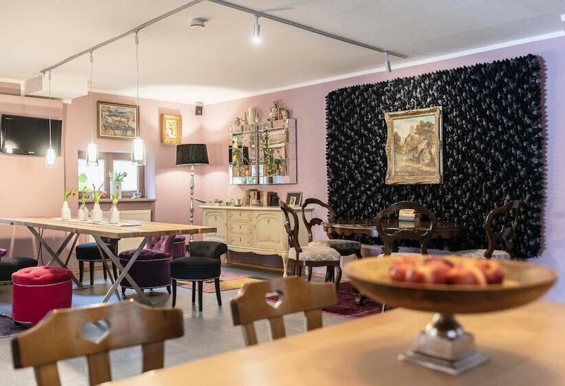 ホテル Villa Fantasia Budget Boutique