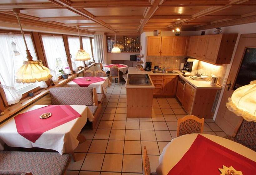 پانسیون Gästehaus Angerer