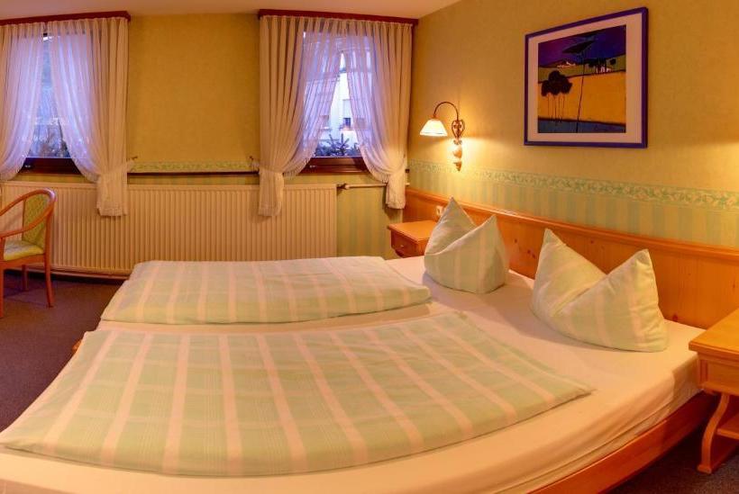 ペンション Landgasthof Schuck