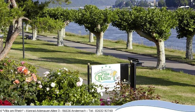 Villa Am Rhein