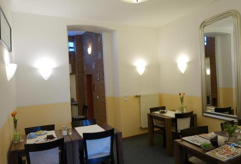 Bed and Breakfast Pension Am Helenenwall