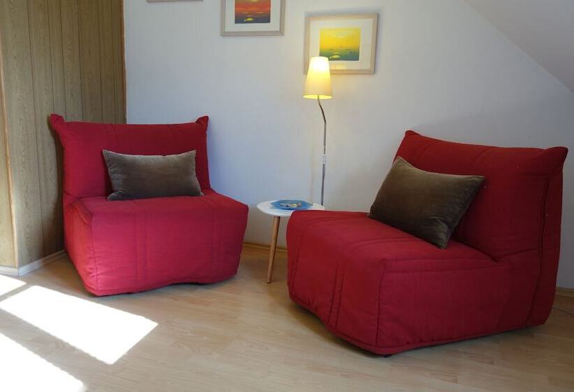 تختخواب و صبحانه Pension Am Helenenwall