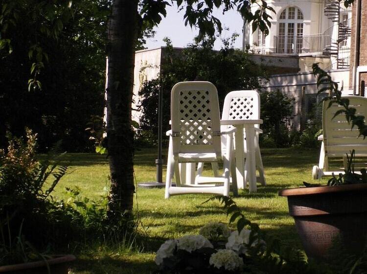 住宿加早餐 Thermen Hotel Pension Villa Holstein