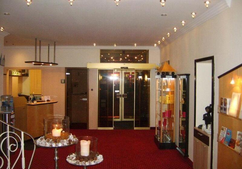 City Hotel By Celina