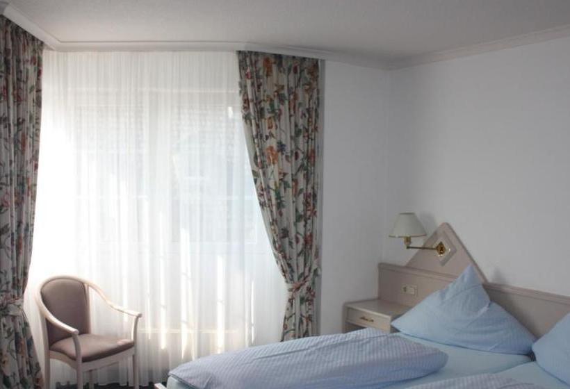 هتل Am Stadthaus Garni