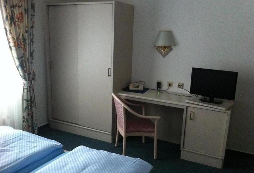 هتل Am Stadthaus Garni