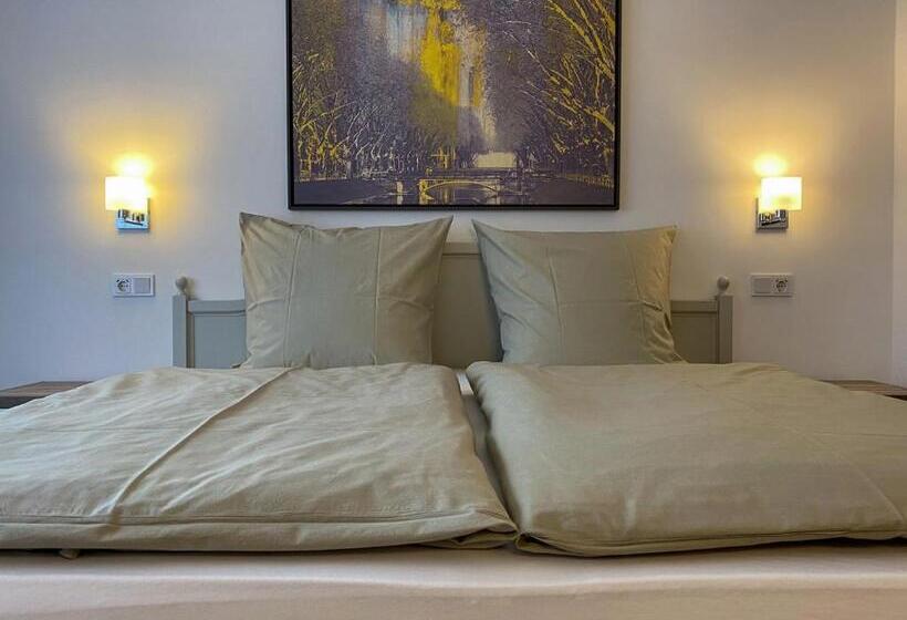 هتل Angerland Garni