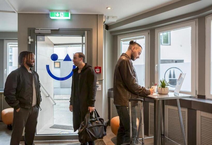 فندق a&o Koln Hauptbahnhof